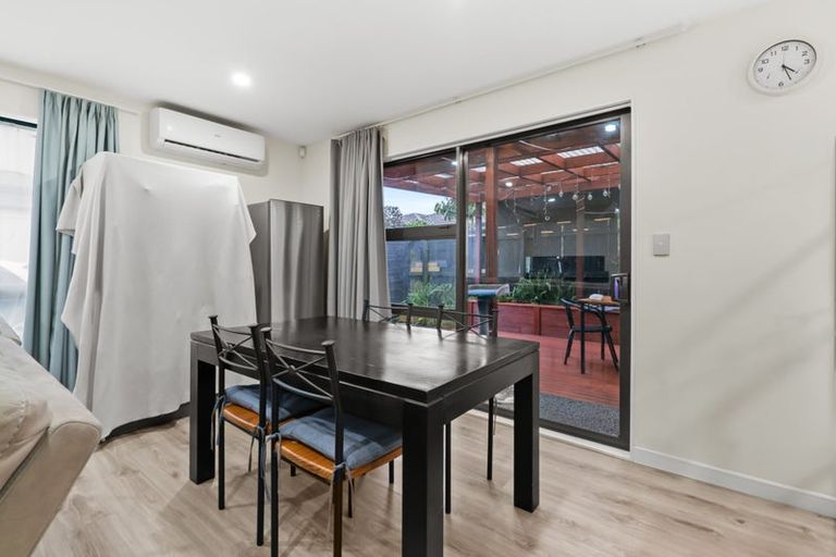 Photo of property in 15 Rosarina Lane, Takanini, 2112