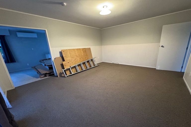 Photo of property in 53 Universal Drive, Henderson, Auckland, 0610