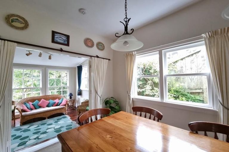 Photo of property in 37 Glenbervie Terrace, Thorndon, Wellington, 6011