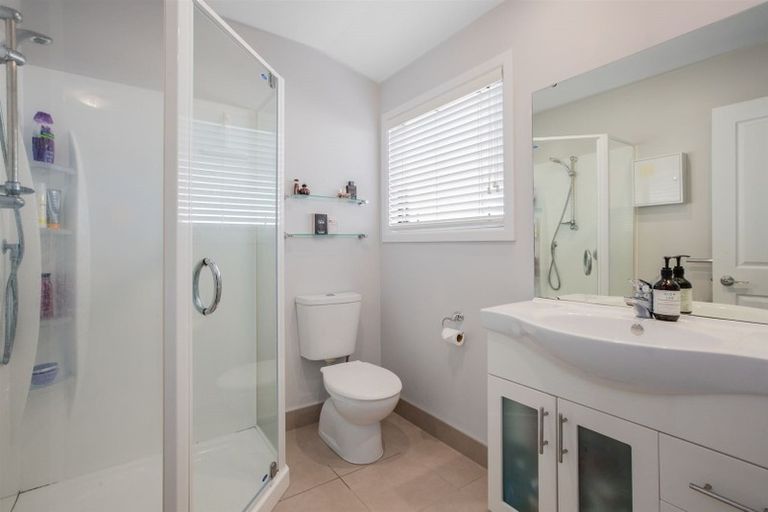 Photo of property in 16 Tongariro Drive, Aotea, Porirua, 5024