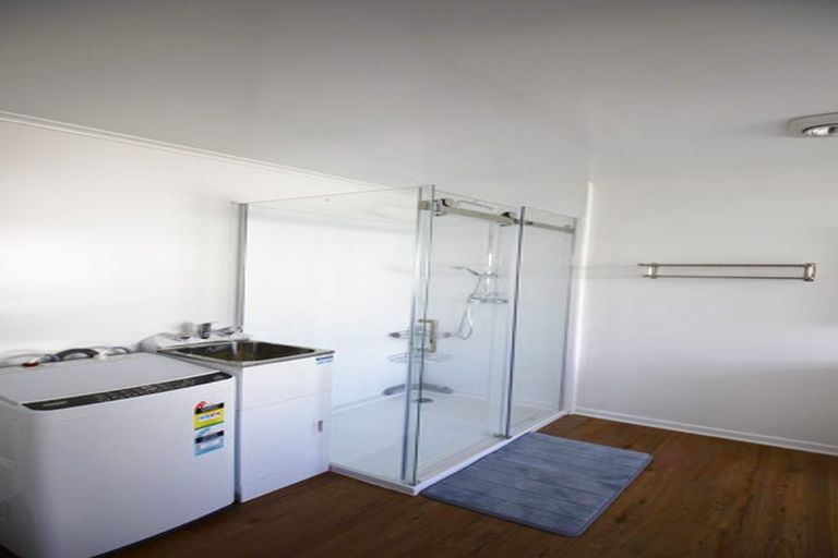 Photo of property in 2/162 Onewa Road, Northcote, Auckland, 0627