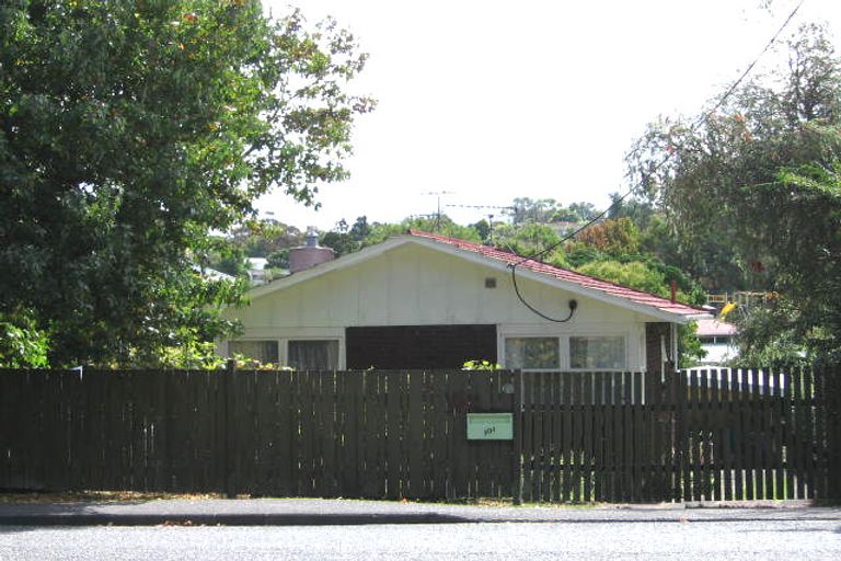 Photo of property in 101 Godley Road, Green Bay, Auckland, 0604