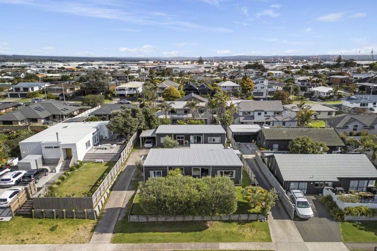 Photo of property in 10 Gordon Road, Mount Maunganui, 3116