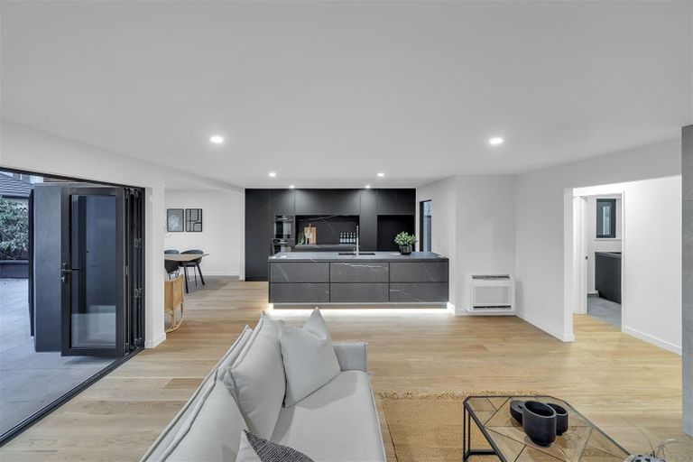 Photo of property in 2/15 Wai-iti Terrace, Burnside, Christchurch, 8053