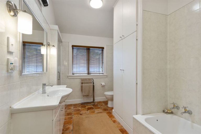 Photo of property in 22 Main Road, Mount Pleasant, Christchurch, 8081