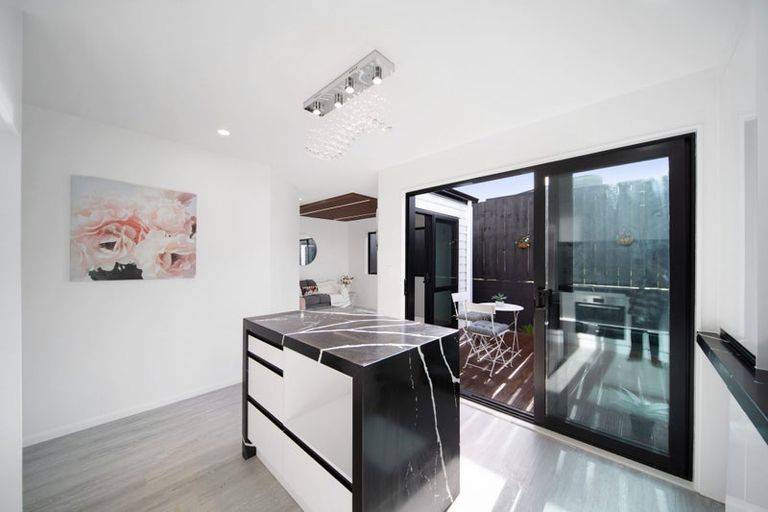 Photo of property in 6d Pikitea Road, Mangere Bridge, Auckland, 2022