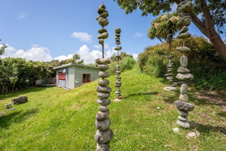 Photo of property in 42 Sarah Street, Waikawa Beach, Levin, 5573