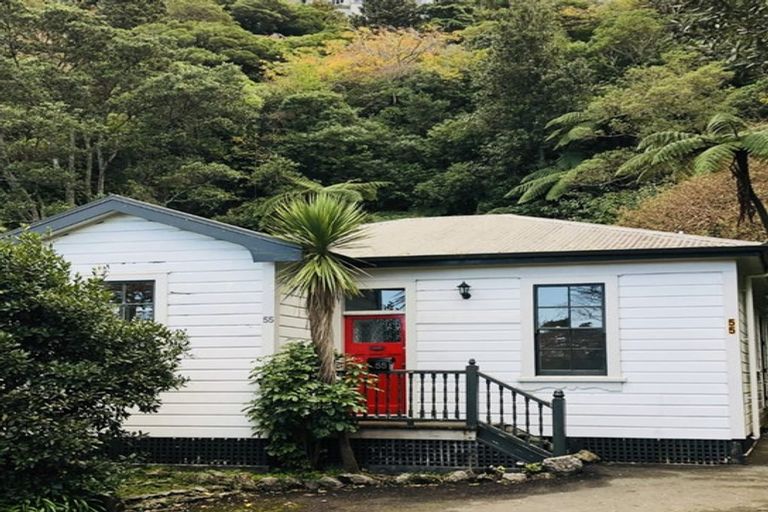 Photo of property in 55 Garden Road, Northland, Wellington, 6012