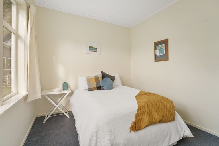 Photo of property in 8a Robertson Road, Paekakariki, 5034