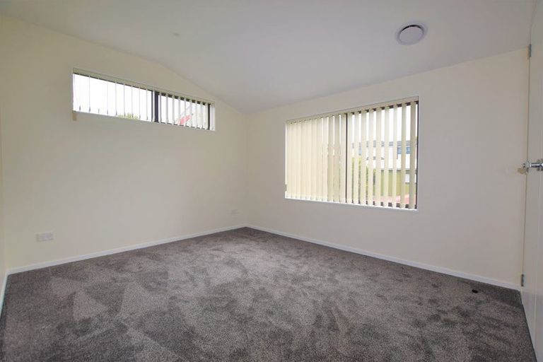 Photo of property in 71a Fruitvale Road, New Lynn, Auckland, 0600