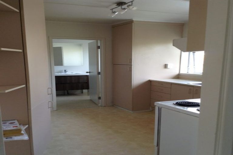 Photo of property in 9 Maybelle Place, Kelston, Auckland, 0602