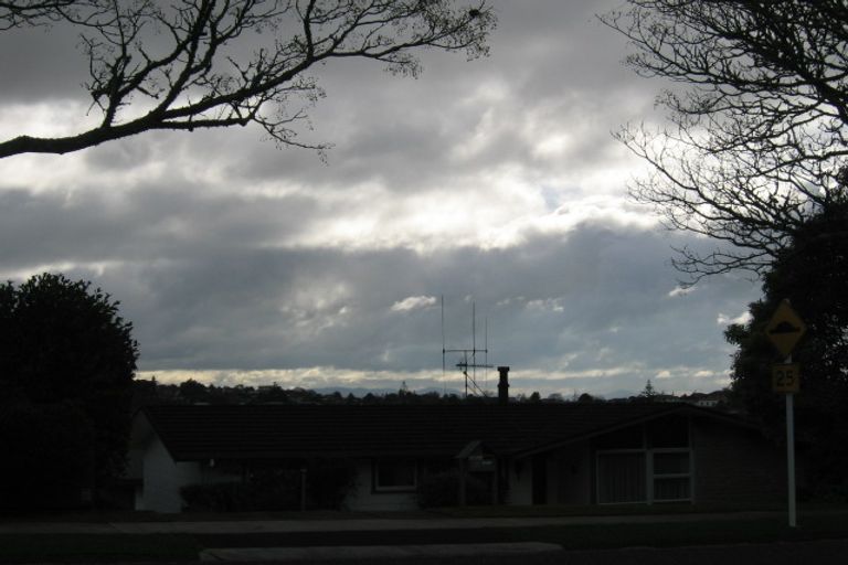 Photo of property in 82 Poaka Avenue, Dinsdale, Hamilton, 3204