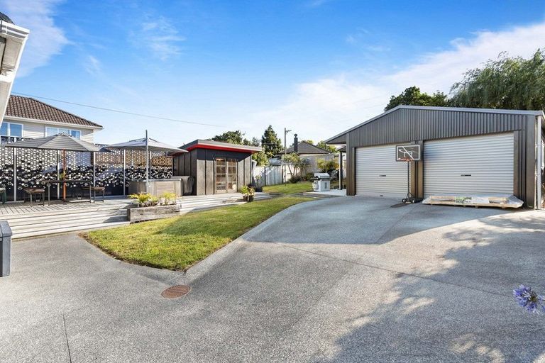 Photo of property in 7 Cornwall Street, Te Atatu South, Auckland, 0610