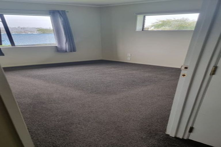 Photo of property in 6 Sherpa Place, Massey, Auckland, 0614