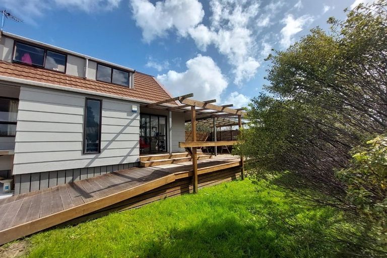 Photo of property in 2/24 Lancaster Road, Beach Haven, Auckland, 0626