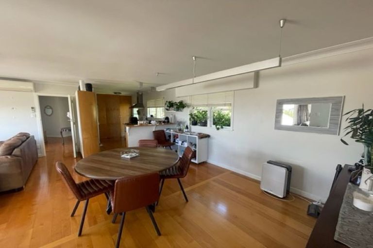 Photo of property in 24 Bevyn Street, Castor Bay, Auckland, 0620