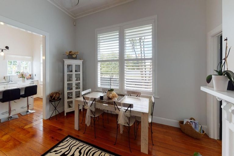 Photo of property in 24 Brassey Road, Saint Johns Hill, Whanganui, 4500