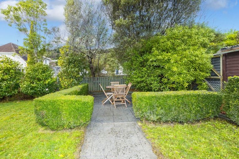 Photo of property in 1 Deller Grove, Silverstream, Upper Hutt, 5019