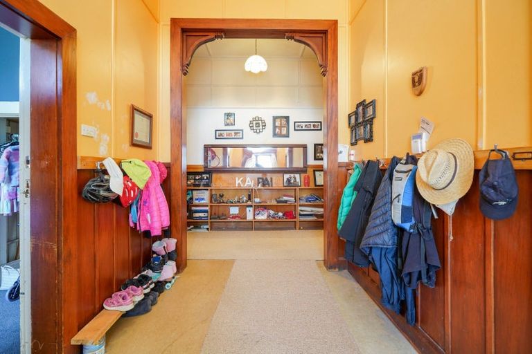 Photo of property in 63 Hastings Street, Ohai, 9635