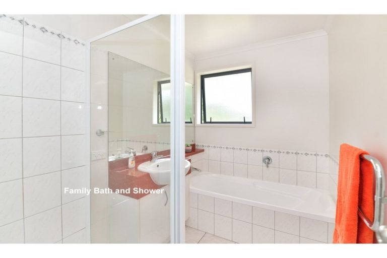 Photo of property in 8 Puhoi Close, Puhoi, Warkworth, 0994