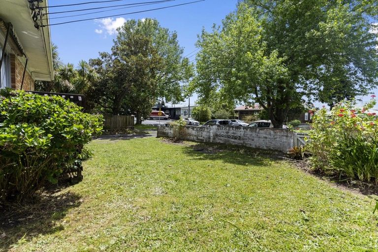Photo of property in 1/3 Willerton Avenue, New Lynn, Auckland, 0600