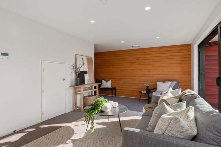 Photo of property in 2/142 Main Road North, Papanui, 8052