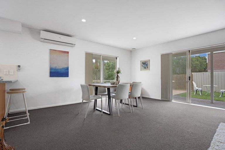 Photo of property in 1/17 Charlenne Close, Ranui, Auckland, 0612