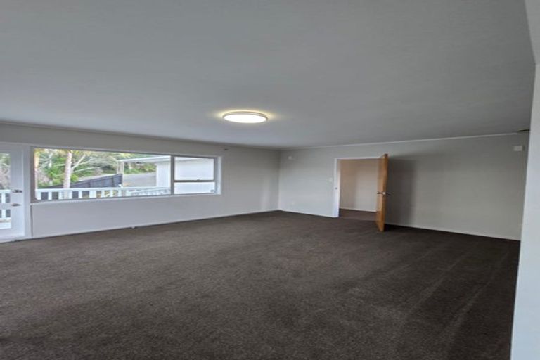 Photo of property in 18 Long Street, Torbay, Auckland, 0630
