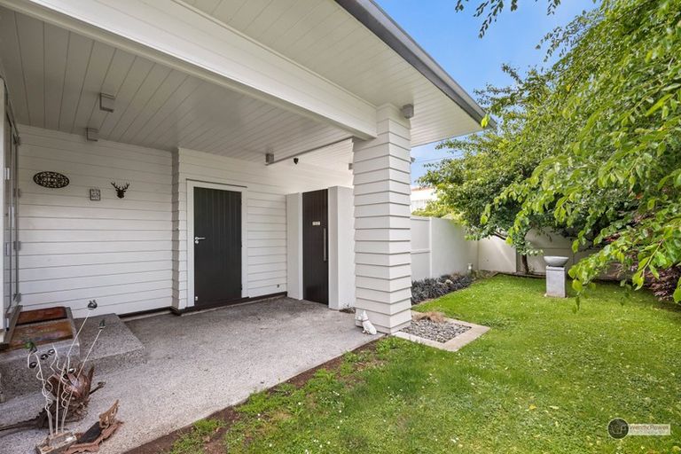 Photo of property in 11 Marina Grove, Hutt Central, Lower Hutt, 5010