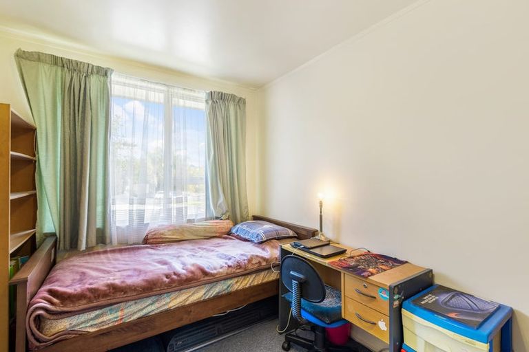 Photo of property in 1b Nandana Drive, Glen Eden, Auckland, 0602