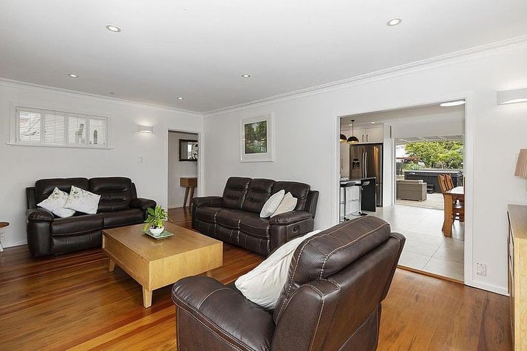 Photo of property in 28 Tiroroa Avenue, Te Atatu South, Auckland, 0610