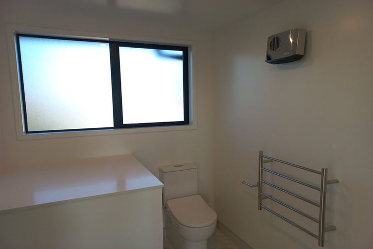 Photo of property in 4/22 Yeovil Road, Te Atatu Peninsula, Auckland, 0610