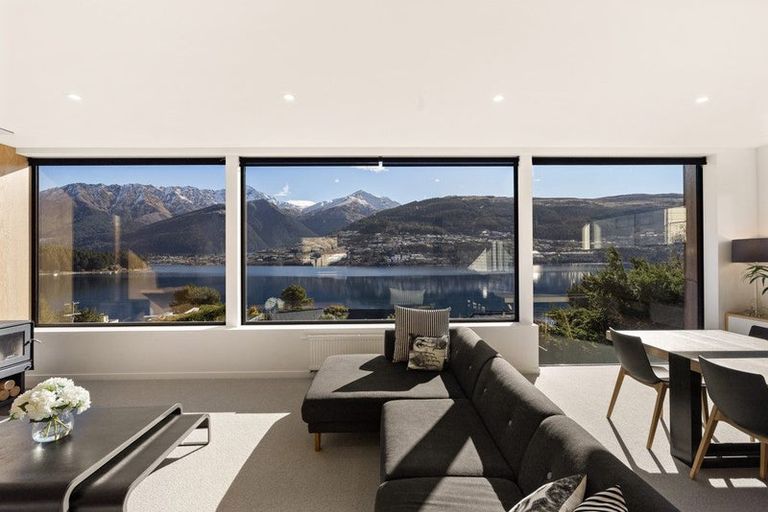 Photo of property in 594 Peninsula Road, Kelvin Heights, Queenstown, 9300