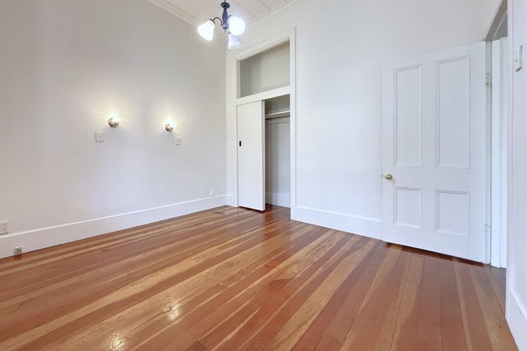 Photo of property in 44 Lynwood Road, New Lynn, Auckland, 0600