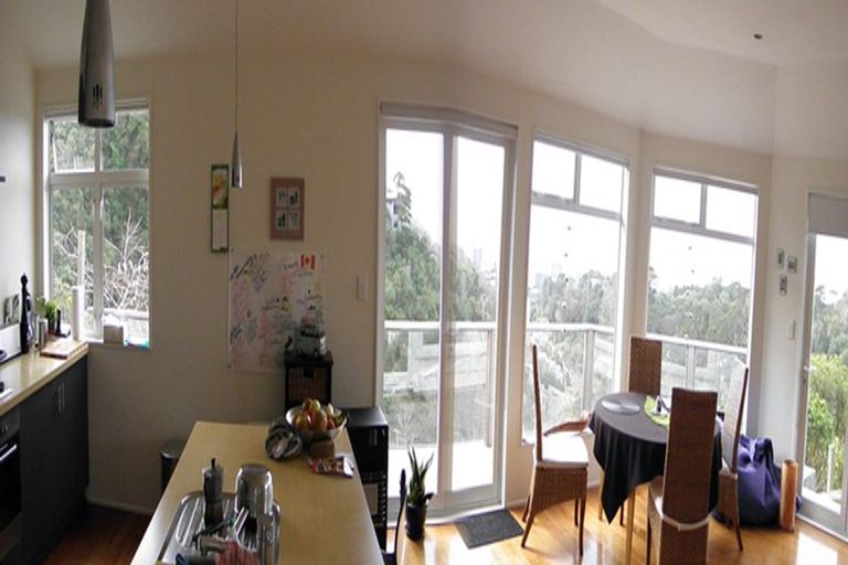 Photo of property in 45 Garden Road, Northland, Wellington, 6012