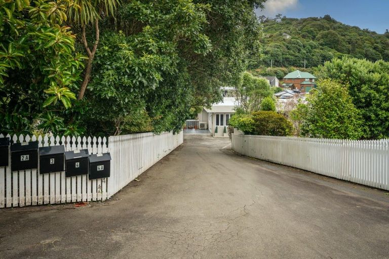 Photo of property in 4 Jacobsen Lane, Ngaio, Wellington, 6035
