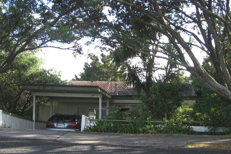 Photo of property in 36 Monarch Avenue, Hillcrest, Auckland, 0627