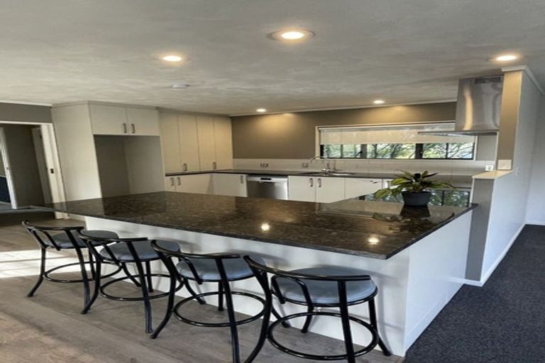 Photo of property in 17 Tokay Place, Huapai, Kumeu, 0810