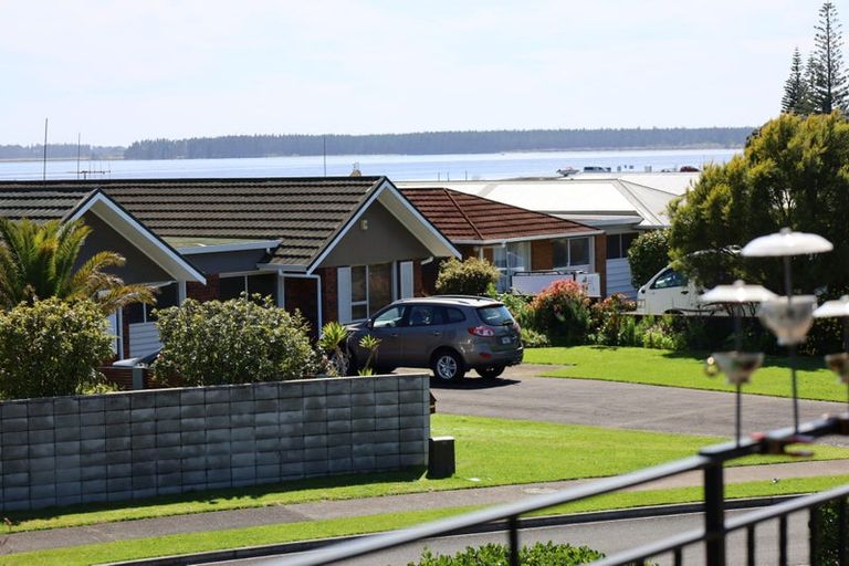 Photo of property in 10 Kiriwai Place, Matua, Tauranga, 3110