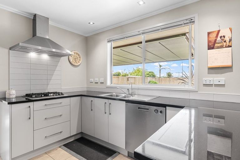 Photo of property in 96 Farringdon Avenue, Rototuna North, Hamilton, 3210