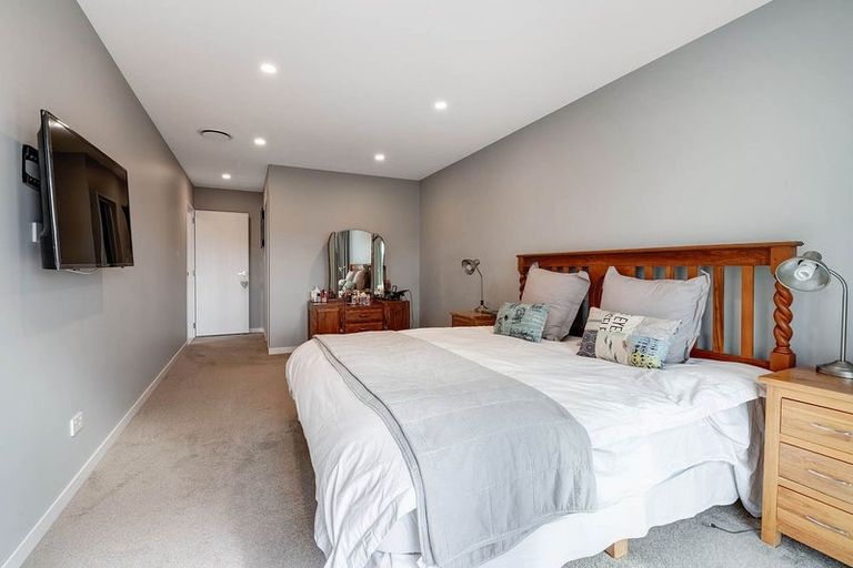 Photo of property in 125 Godfrey Drive, Orewa, 0931
