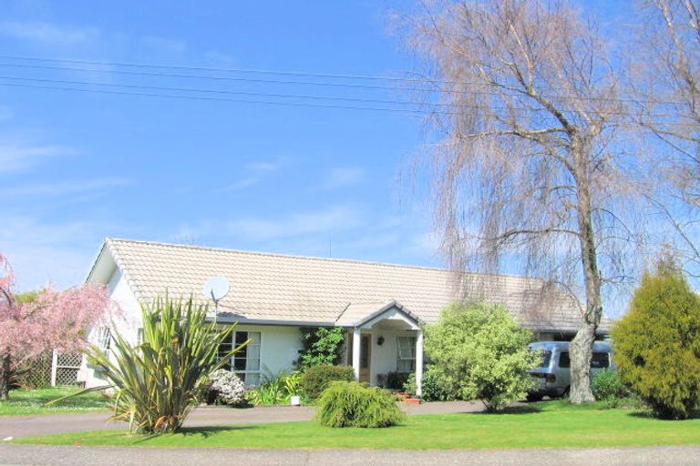 Photo of property in 18 Ross Road, Western Heights, Rotorua, 3015