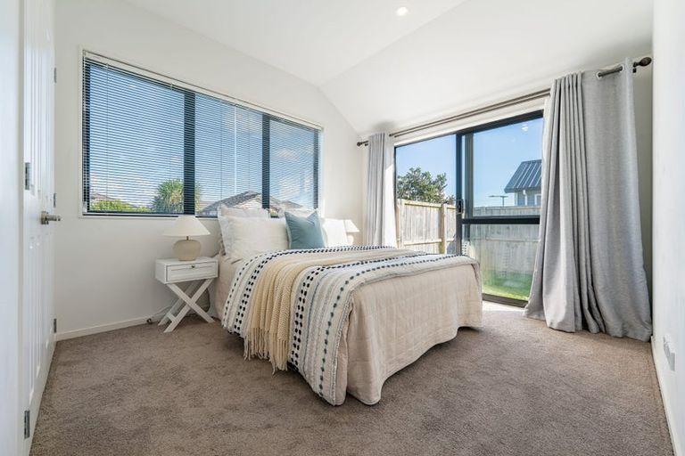 Photo of property in 6 Twin Parks Rise, Papakura, 2110