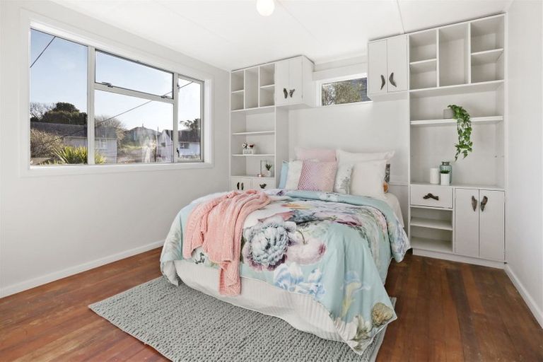 Photo of property in 21 Martin Street, Ranui, Porirua, 5024