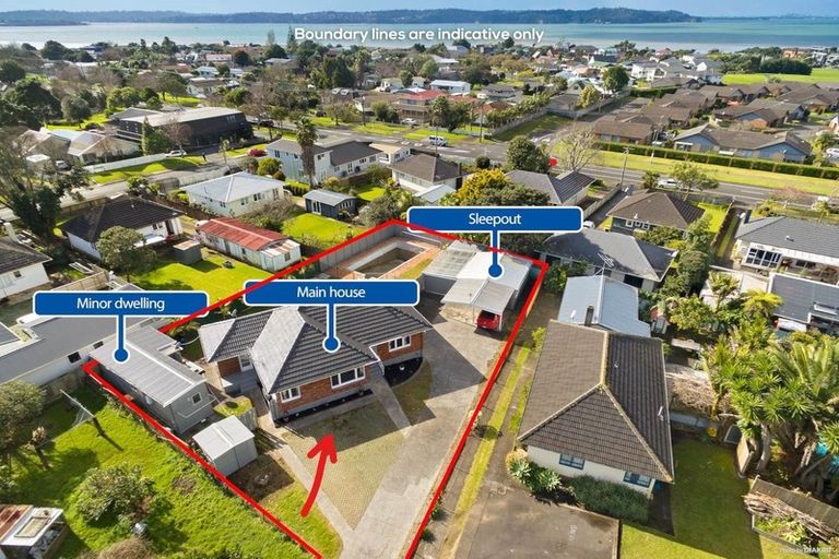 Photo of property in 31 London Street, Te Atatu Peninsula, Auckland, 0610