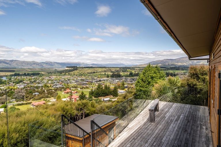 Photo of property in 65 Kanuka Rise, Albert Town, Wanaka, 9305