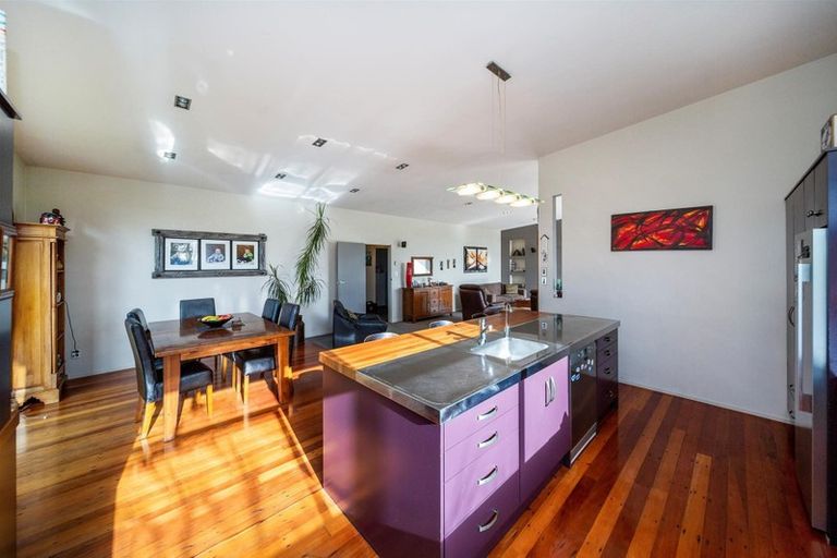 Photo of property in 82 Mawhitiwhiti Road, Normanby, Hawera, 4675