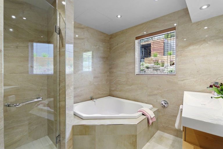 Photo of property in 36 Saint Andrews Hill Road, Mount Pleasant, Christchurch, 8081