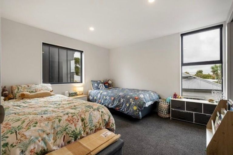 Photo of property in 2/12 Hume Street, Sydenham, Christchurch, 8023