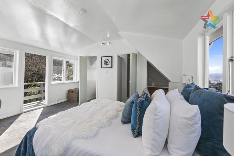 Photo of property in 30 Singers Road, Korokoro, Lower Hutt, 5012